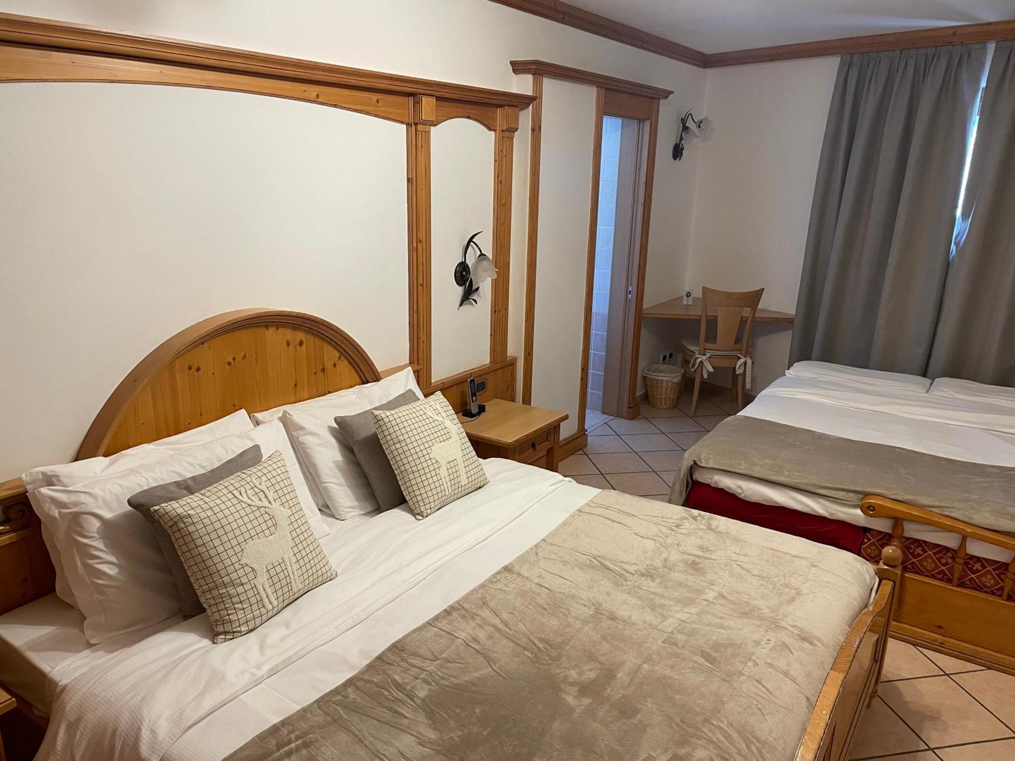 Hotel Valle Verde - Rent Ski & Bike 塔尔维西奥 外观 照片