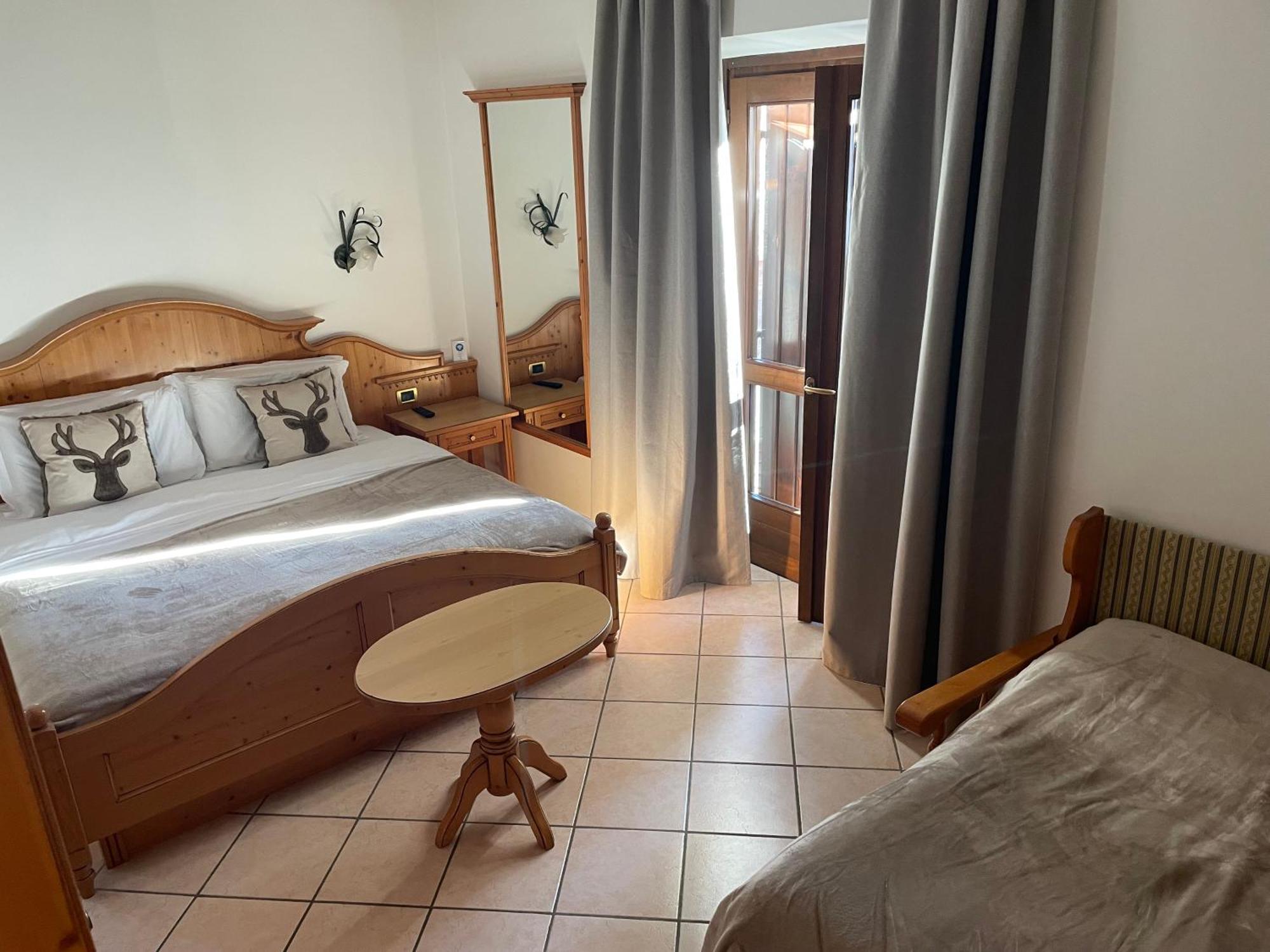 Hotel Valle Verde - Rent Ski & Bike 塔尔维西奥 外观 照片