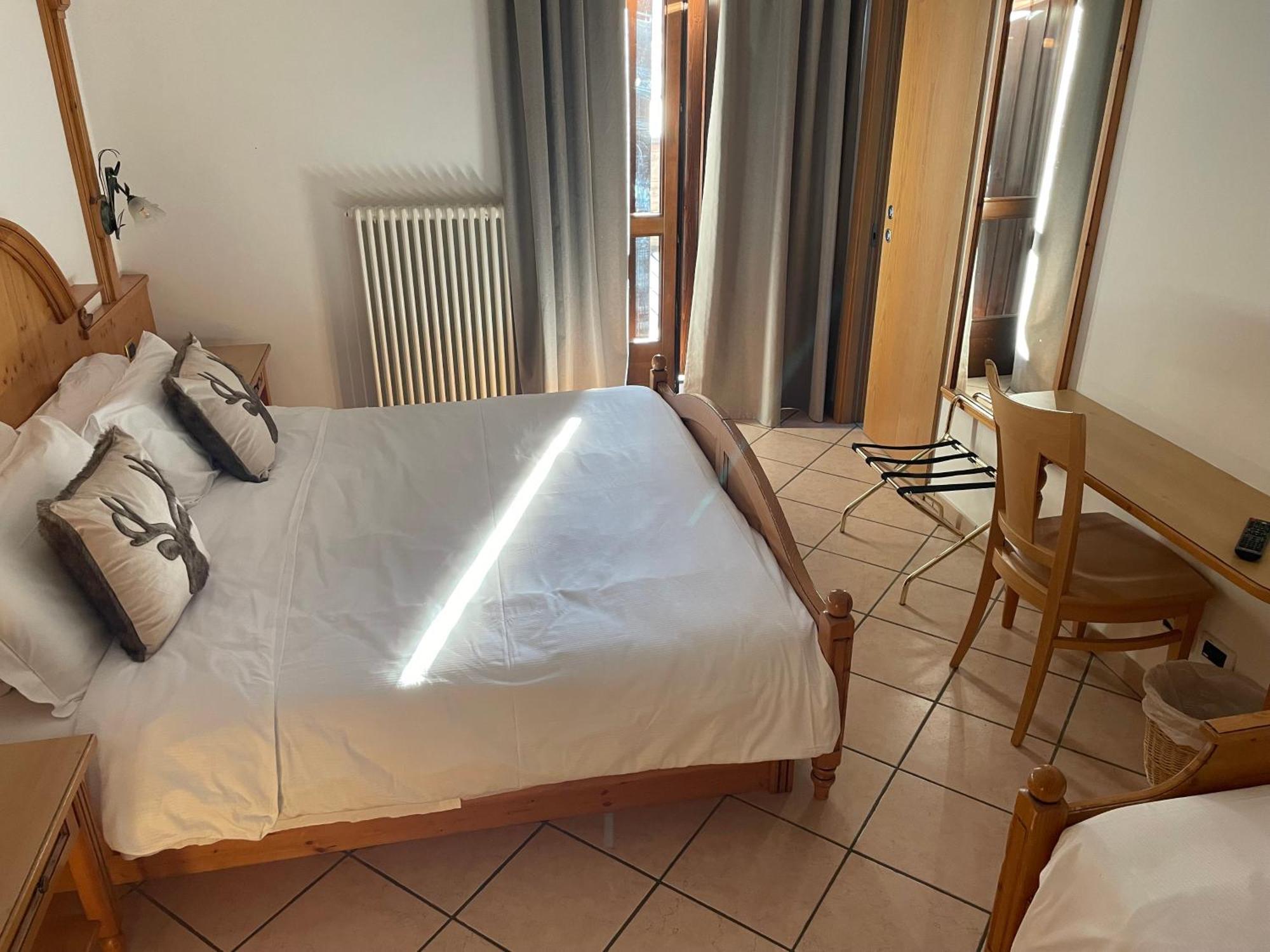 Hotel Valle Verde - Rent Ski & Bike 塔尔维西奥 外观 照片